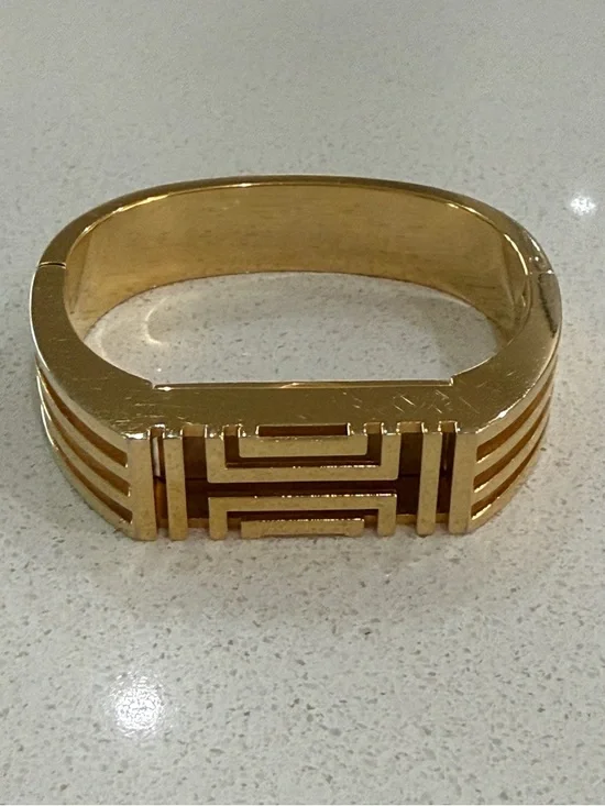 Tory Burch X Fitbit Hinged Bangle Bracelet - Picture 4 of 8